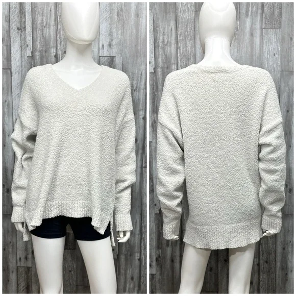 ⭐️UGG Cecilia V-neck Pullover in Cream [723] - Picture 2 of 8